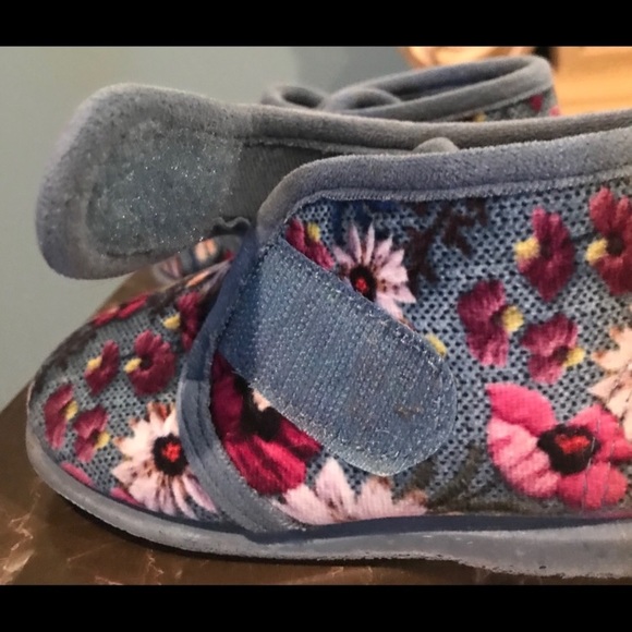 Velvet-Feel Hard Bottomed Slippers/Shoes - 8.5 - Picture 3 of 6